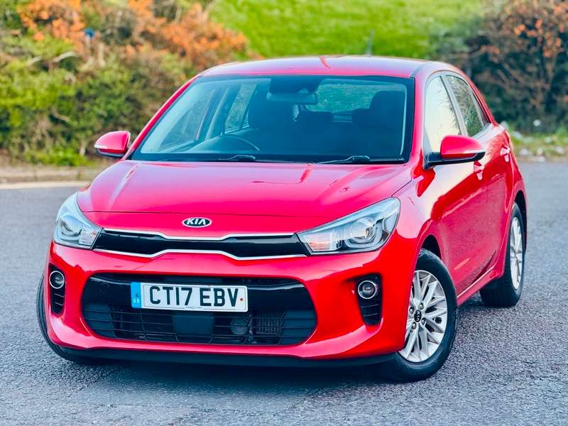 A 2017 KIA RIO CRDI 2 A 2017 KIA RIO CRDI 2