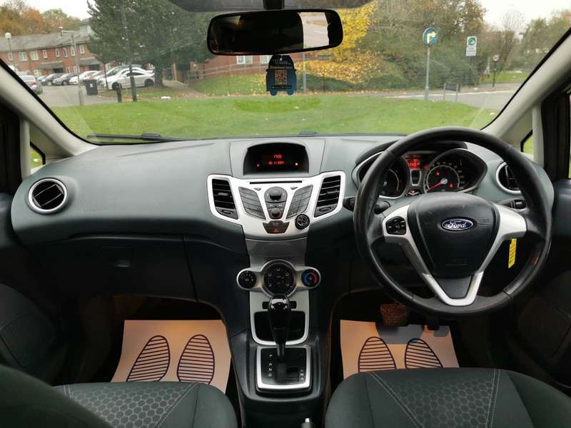 A 2010 FORD FIESTA ZETEC A 2010 FORD FIESTA ZETEC