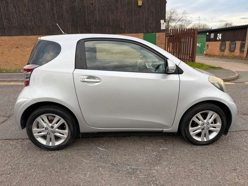 2009 TOYOTA IQ 2009 TOYOTA IQ