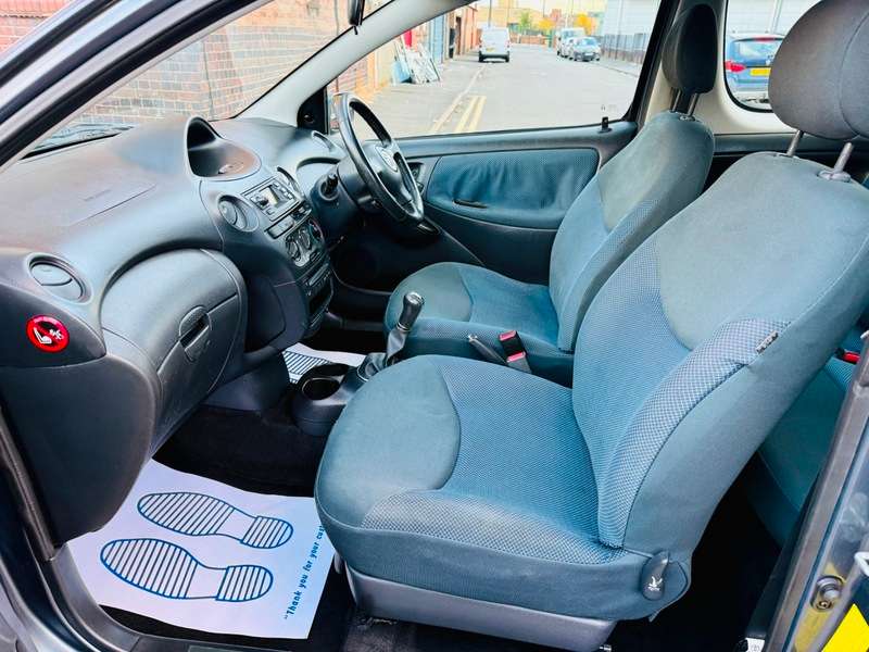 2004 TOYOTA YARIS 2004 TOYOTA YARIS