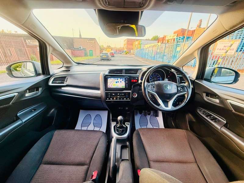 A 2016 HONDA JAZZ I-VTEC EX NAVI A 2016 HONDA JAZZ I-VTEC EX NAVI