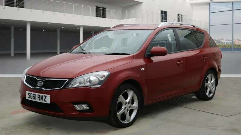A 2011 KIA CEED CRDI 3 SW A 2011 KIA CEED CRDI 3 SW