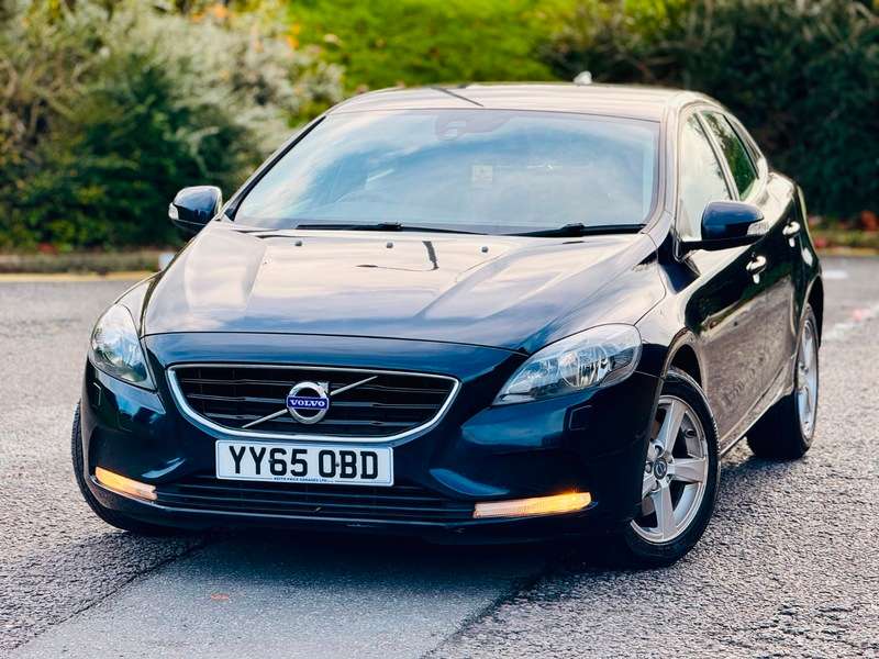 2015 VOLVO V40 2015 VOLVO V40