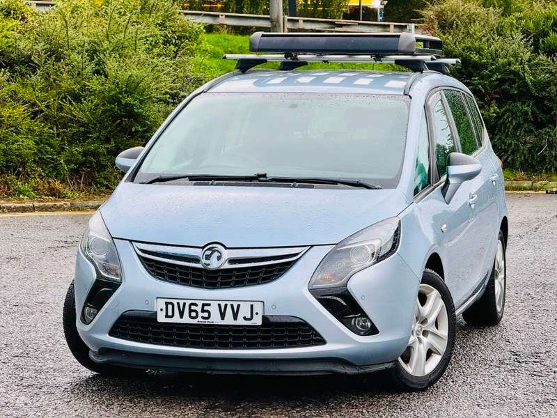A 2015 VAUXHALL ZAFIRA TOURER EXCLUSIV A 2015 VAUXHALL ZAFIRA TOURER EXCLUSIV