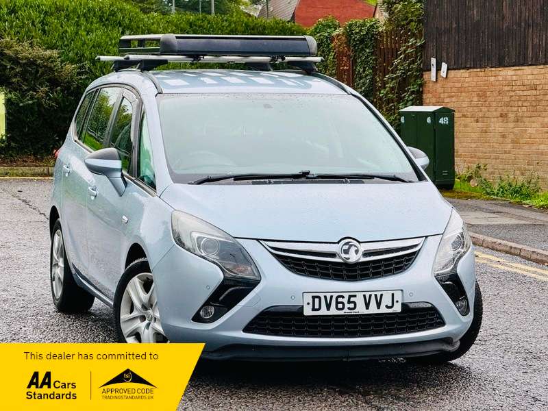A 2015 VAUXHALL ZAFIRA TOURER EXCLUSIV A 2015 VAUXHALL ZAFIRA TOURER EXCLUSIV