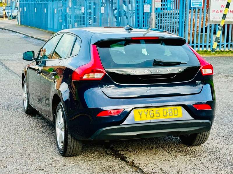 2015 VOLVO V40 2015 VOLVO V40