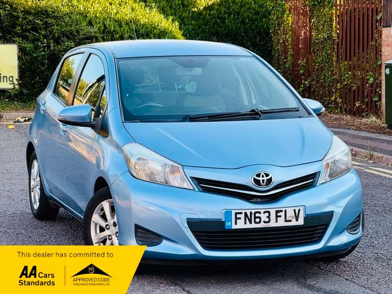 A 2013 TOYOTA YARIS VVT-I TR A 2013 TOYOTA YARIS VVT-I TR