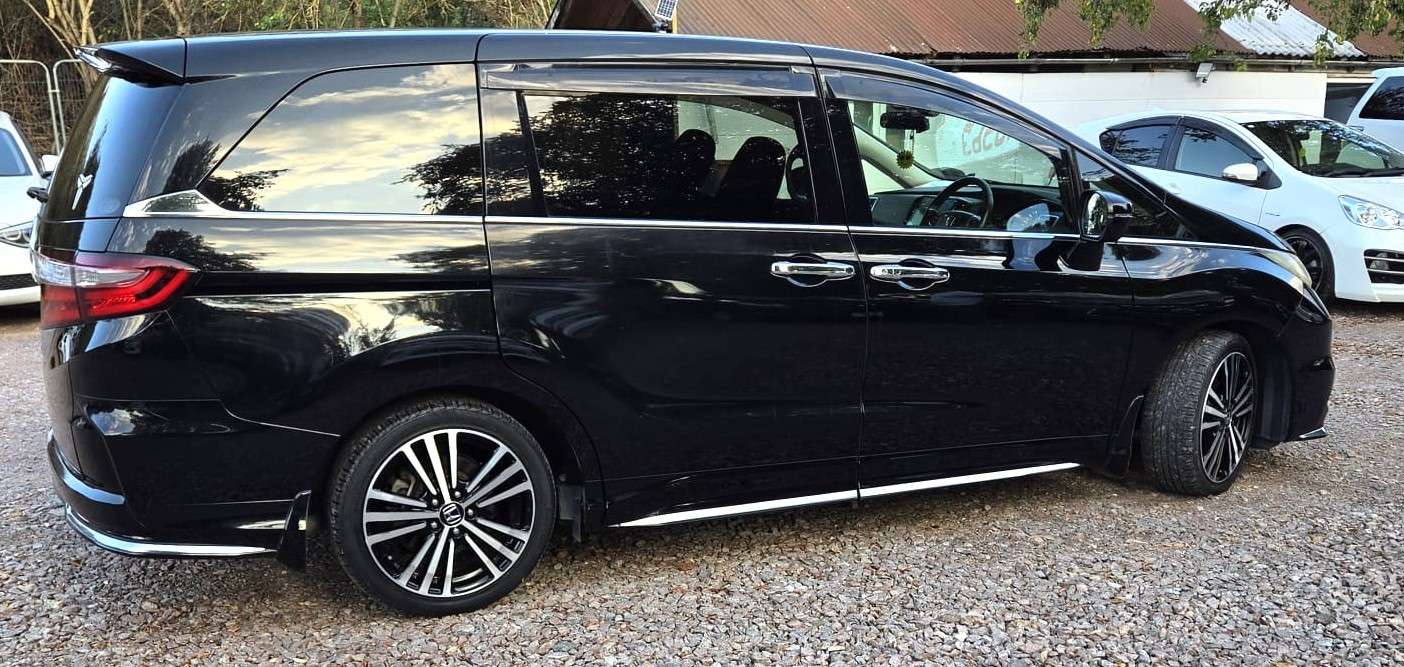 A 2014 HONDA ODYSSEY ABSOLUTE EDITION-2.4L PETROL-AUTOMATIC-7 SEATS FAMILY CAR-ULEZ/CAZ PASS-FREE 24MONTHS WARRANTY & 12MONTHS AA BREAKDOWN A 2014 HONDA ODYSSEY ABSOLUTE EDITION-2.4L PETROL-AUTOMATIC-7 SEATS FAMILY CAR-ULEZ/CAZ PASS-FREE 24MONTHS WARRANTY & 12MONTHS AA BREAKDOWN