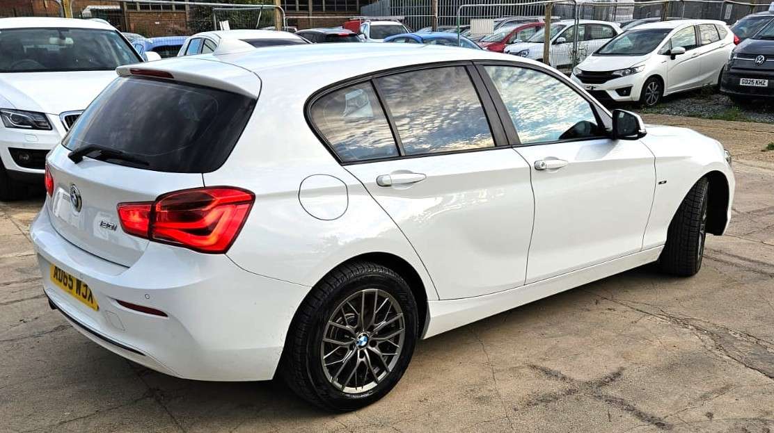 A 2015 BMW 1 SERIES 120i -1.6L PETROL-AUTOMATIC-ULEZ/CAZ PASS-FREE 18MONTHS GOLD WARRANTY & 12 MONTHS AA BREAKDOWN COVER A 2015 BMW 1 SERIES 120i -1.6L PETROL-AUTOMATIC-ULEZ/CAZ PASS-FREE 18MONTHS GOLD WARRANTY & 12 MONTHS AA BREAKDOWN COVER
