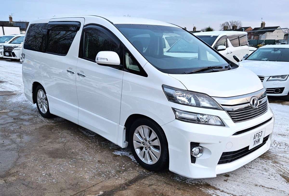 A 2013 TOYOTA VELLFIRE 3.5L-V6-8 SEATER-UPGRADED CAR-ULEZ/CAZ PASS-FREE 36MONTHS GOLD WARRANTY & 12MONTHS AA BREAKDOWN COVER A 2013 TOYOTA VELLFIRE 3.5L-V6-8 SEATER-UPGRADED CAR-ULEZ/CAZ PASS-FREE 36MONTHS GOLD WARRANTY & 12MONTHS AA BREAKDOWN COVER