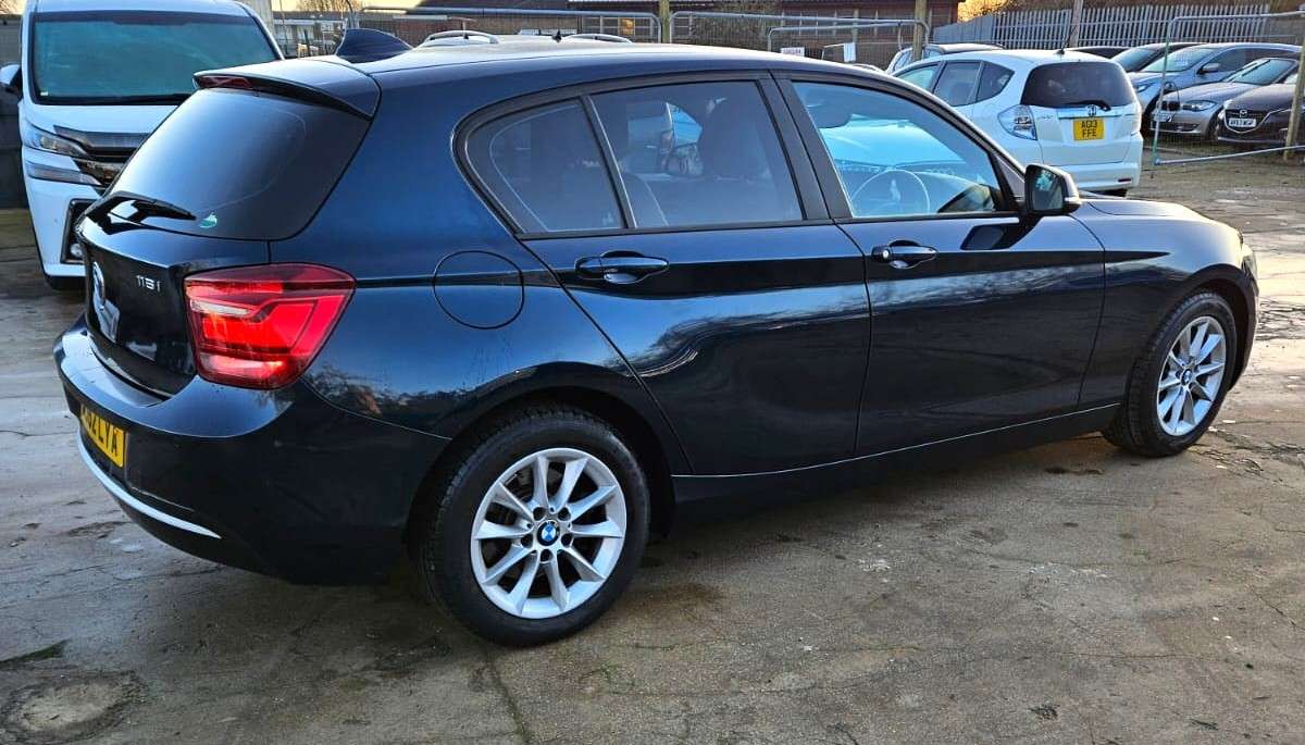 A 2012 BMW 1 SERIES 1.6L PETROL-AUTOMATIC-ULEZ/CAZ PASS-FREE 18MONTHS GOLD WARRANTY & 12 MONTHS AA BREAKDOWN COVER A 2012 BMW 1 SERIES 1.6L PETROL-AUTOMATIC-ULEZ/CAZ PASS-FREE 18MONTHS GOLD WARRANTY & 12 MONTHS AA BREAKDOWN COVER