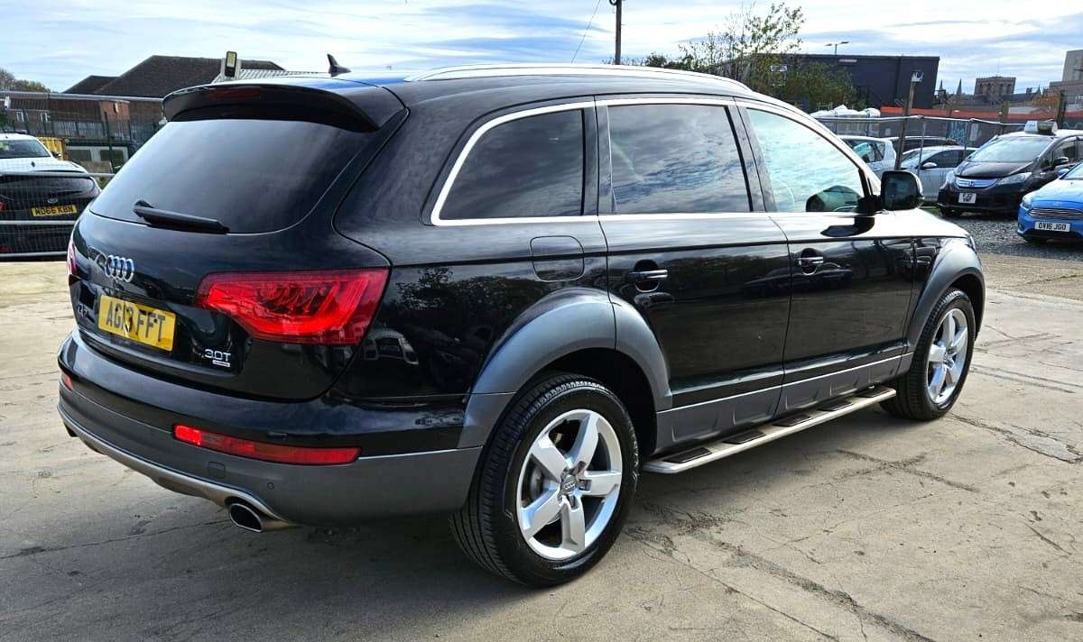 A 2012 AUDI Q7 3.0L TFSI- 7 SEATER-ULEZ/CAZ PASS-FREE 18MONTHS GOLD WARRANTY & 12MONTHS AA BREAKDOWN COVER A 2012 AUDI Q7 3.0L TFSI- 7 SEATER-ULEZ/CAZ PASS-FREE 18MONTHS GOLD WARRANTY & 12MONTHS AA BREAKDOWN COVER