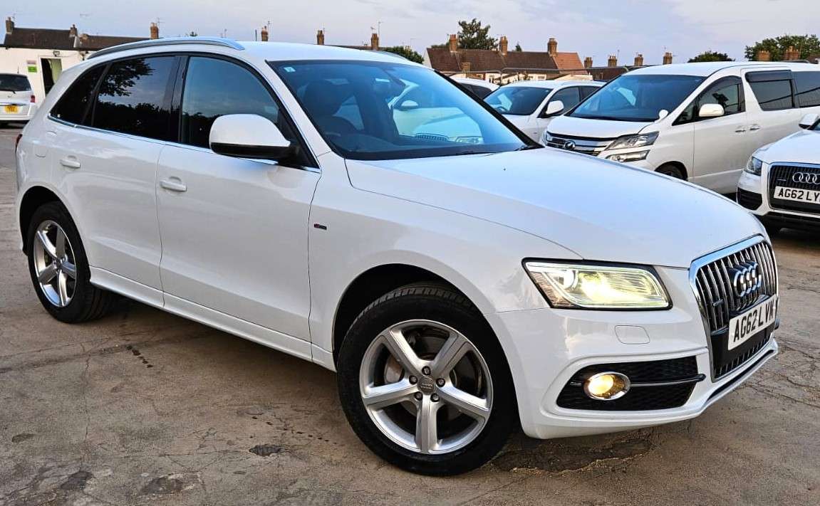 A 2013 AUDI Q5 3.0L TFSI QUATTRO- S LINE - ULEZ/CAZ PASS-FREE 18MONTHS GOLD WARRANTY & 12 MONTHS AA BREAKDOWN COVER. A 2013 AUDI Q5 3.0L TFSI QUATTRO- S LINE - ULEZ/CAZ PASS-FREE 18MONTHS GOLD WARRANTY & 12 MONTHS AA BREAKDOWN COVER.