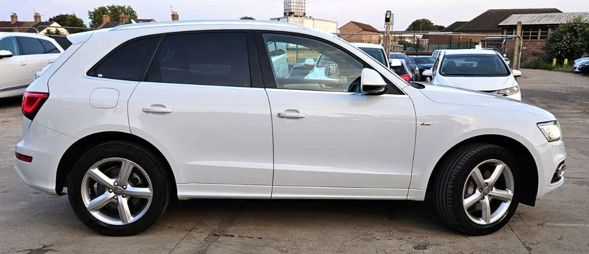 A 2013 AUDI Q5 3.0L TFSI QUATTRO- S LINE - ULEZ/CAZ PASS-FREE 18MONTHS GOLD WARRANTY & 12 MONTHS AA BREAKDOWN COVER. A 2013 AUDI Q5 3.0L TFSI QUATTRO- S LINE - ULEZ/CAZ PASS-FREE 18MONTHS GOLD WARRANTY & 12 MONTHS AA BREAKDOWN COVER.