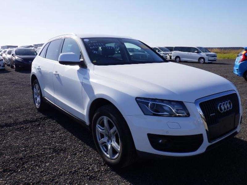 A 2012 AUDI Q5 2.0L PETROL-ULEZ/CAZ PASS-FREE 12MONTHS GOLD WARRANTY & 12MONTHS AA BREAKDOWN COVER A 2012 AUDI Q5 2.0L PETROL-ULEZ/CAZ PASS-FREE 12MONTHS GOLD WARRANTY & 12MONTHS AA BREAKDOWN COVER