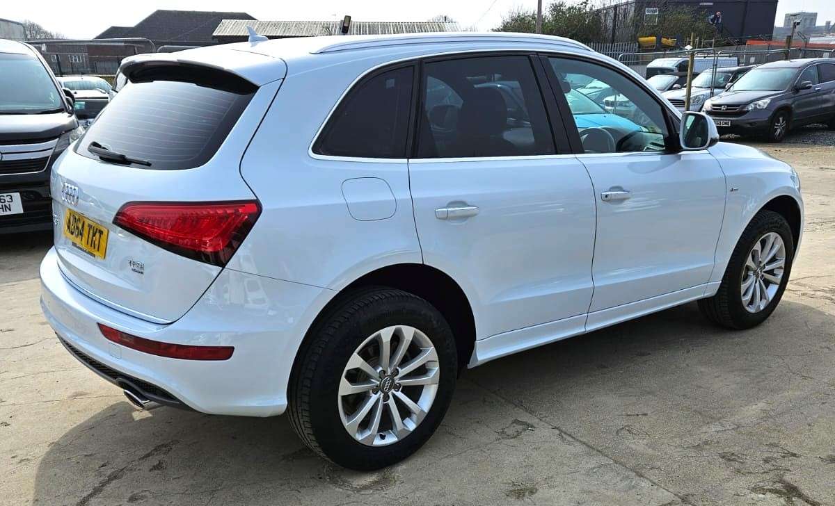 A 2014 AUDI Q5 2.0L TFSI QUATTRO- S LINE - ULEZ/CAZ PASS-FREE 18MONTHS GOLD WARRANTY & 12 MONTHS AA BREAKDOWN COVER. A 2014 AUDI Q5 2.0L TFSI QUATTRO- S LINE - ULEZ/CAZ PASS-FREE 18MONTHS GOLD WARRANTY & 12 MONTHS AA BREAKDOWN COVER.