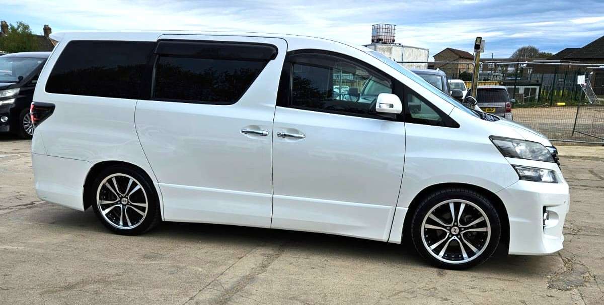 A 2012 TOYOTA VELLFIRE 3.5L-V6-G EDITION-UPGRADED CAR-ULEZ/CAZ PASS-FREE 42MONTHS GOLD WARRANTY & 12MONTHS AA BREAKDOWN COVER A 2012 TOYOTA VELLFIRE 3.5L-V6-G EDITION-UPGRADED CAR-ULEZ/CAZ PASS-FREE 42MONTHS GOLD WARRANTY & 12MONTHS AA BREAKDOWN COVER