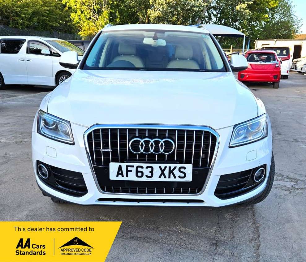 A 2013 AUDI Q5 2.0L TFSI QUATTRO-AUTOMATIC-ULEZ/CAZ PASS-FREE 24MONTHS GOLD WARRANTY & 12 MONTHS AA BREAKDOWN COVER A 2013 AUDI Q5 2.0L TFSI QUATTRO-AUTOMATIC-ULEZ/CAZ PASS-FREE 24MONTHS GOLD WARRANTY & 12 MONTHS AA BREAKDOWN COVER