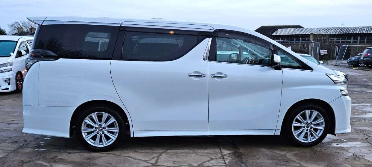 A 2015 TOYOTA VELLFIRE 2.5L PETROL-30 SERIES-ULEZ/CAZ PASS-FREE 36MONTHS GOLD WARRANTY & 12MONTHS AA BREAKDOWN COVER. A 2015 TOYOTA VELLFIRE 2.5L PETROL-30 SERIES-ULEZ/CAZ PASS-FREE 36MONTHS GOLD WARRANTY & 12MONTHS AA BREAKDOWN COVER.