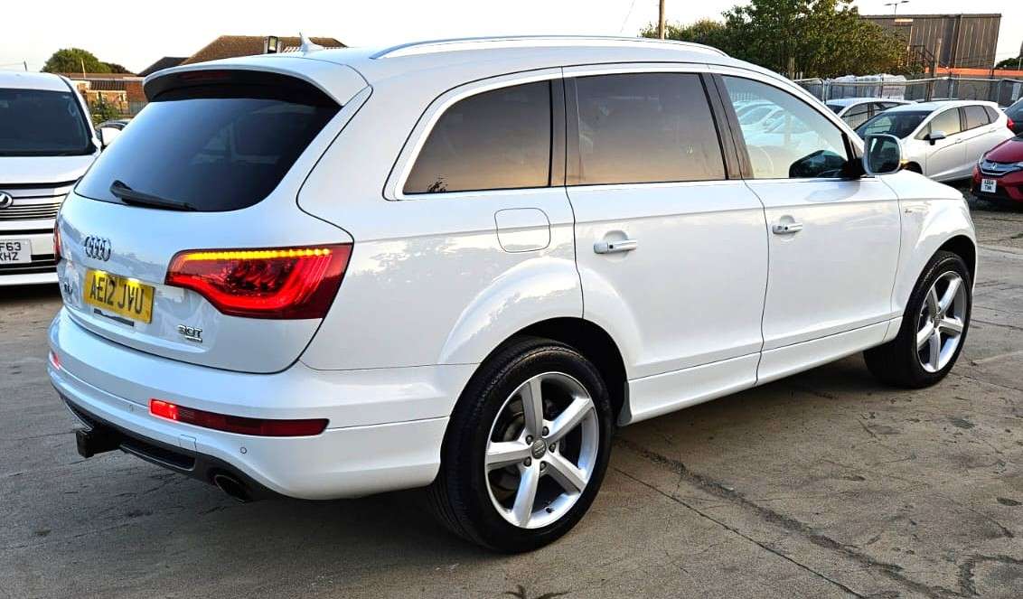 A 2012 AUDI Q7 3.0L TFSI- S LINE - 7 SEATER-ULEZ/CAZ PASS-FREE 18MONTHS GOLD WARRANTY & 12MONTHS AA BREAKDOWN COVER A 2012 AUDI Q7 3.0L TFSI- S LINE - 7 SEATER-ULEZ/CAZ PASS-FREE 18MONTHS GOLD WARRANTY & 12MONTHS AA BREAKDOWN COVER