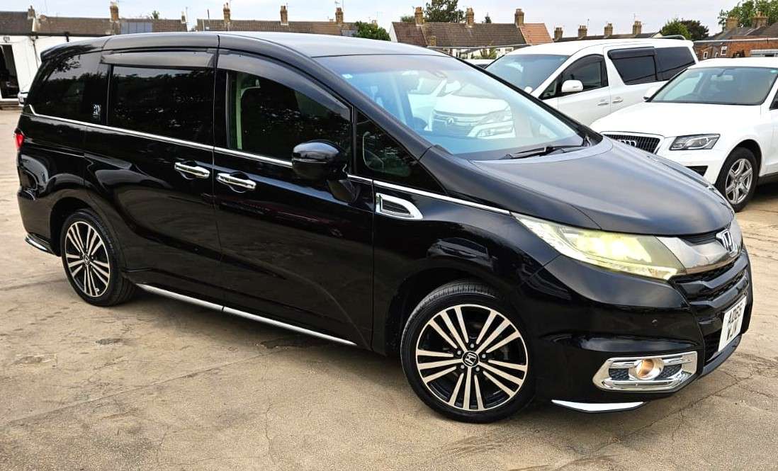 A 2015 HONDA ODYSSEY ABSOLUTE EDITION-2.4L PETROL-AUTOMAC-8 SEATER FAMILY CAR-ULEZ/CAZ PASS-FREE 18MONTHS WARRANTY & 12MONTHS AA BREAKDOWN A 2015 HONDA ODYSSEY ABSOLUTE EDITION-2.4L PETROL-AUTOMAC-8 SEATER FAMILY CAR-ULEZ/CAZ PASS-FREE 18MONTHS WARRANTY & 12MONTHS AA BREAKDOWN