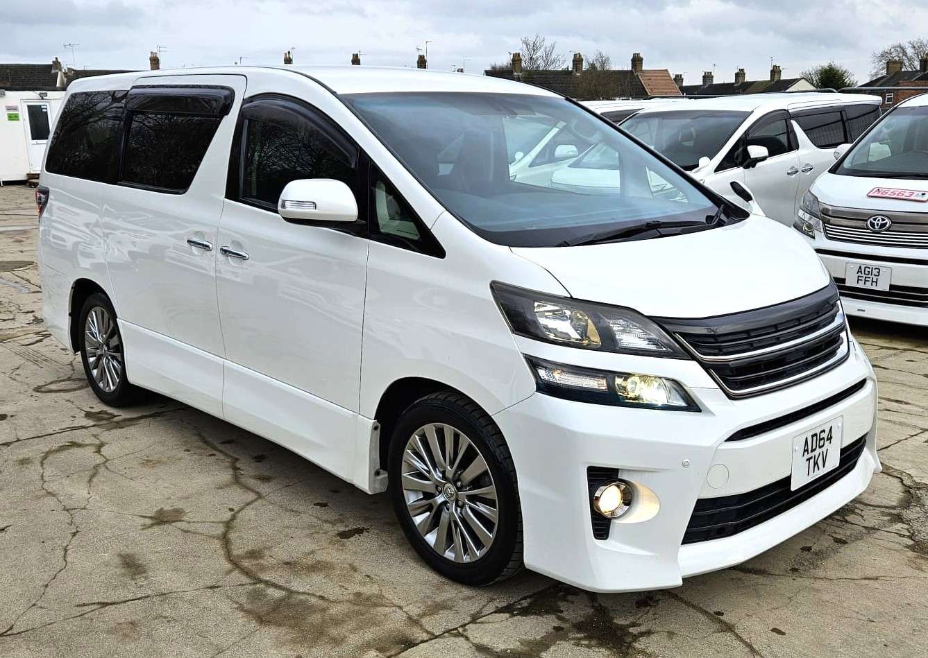 A 2014 TOYOTA VELLFIRE A 2014 TOYOTA VELLFIRE