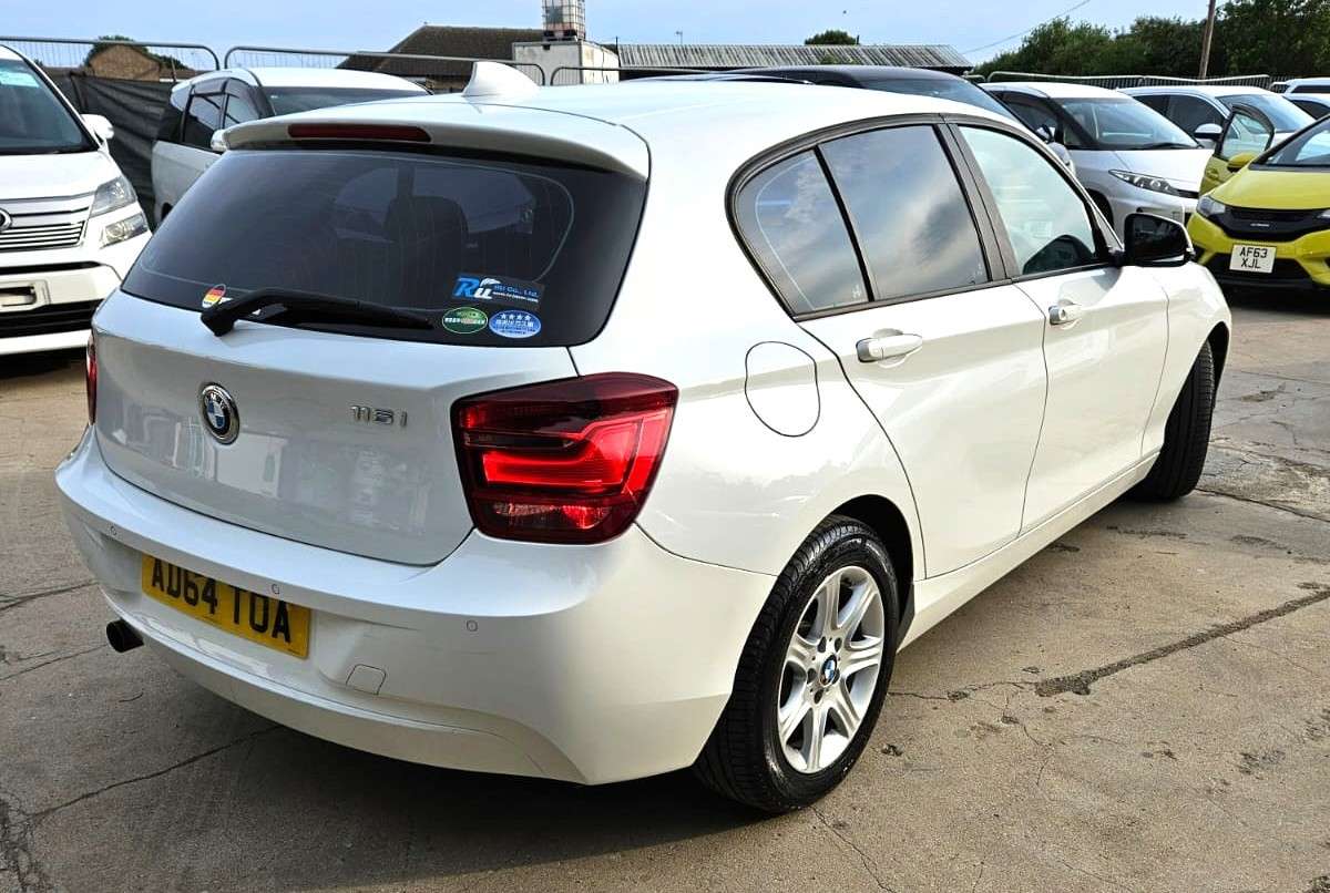 A 2015 BMW 1 SERIES 116i -1.6L PETROL-AUTOMATIC-ULEZ/CAZ PASS-FREE 18MONTHS GOLD WARRANTY & 12 MONTHS AA BREAKDOWN COVER A 2015 BMW 1 SERIES 116i -1.6L PETROL-AUTOMATIC-ULEZ/CAZ PASS-FREE 18MONTHS GOLD WARRANTY & 12 MONTHS AA BREAKDOWN COVER