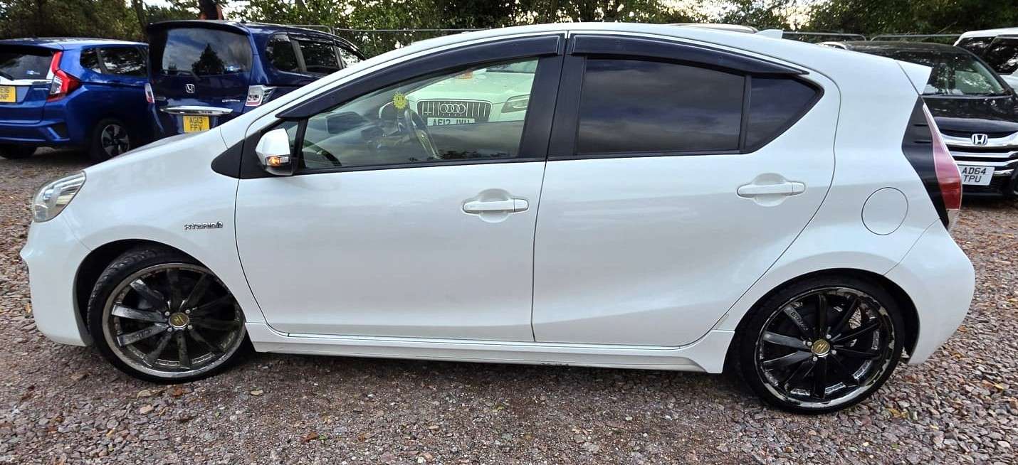 2016 TOYOTA AQUA 2016 TOYOTA AQUA