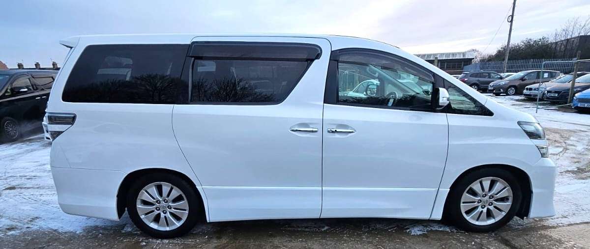 A 2013 TOYOTA VELLFIRE 3.5L-V6-8 SEATER-UPGRADED CAR-ULEZ/CAZ PASS-FREE 36MONTHS GOLD WARRANTY & 12MONTHS AA BREAKDOWN COVER A 2013 TOYOTA VELLFIRE 3.5L-V6-8 SEATER-UPGRADED CAR-ULEZ/CAZ PASS-FREE 36MONTHS GOLD WARRANTY & 12MONTHS AA BREAKDOWN COVER