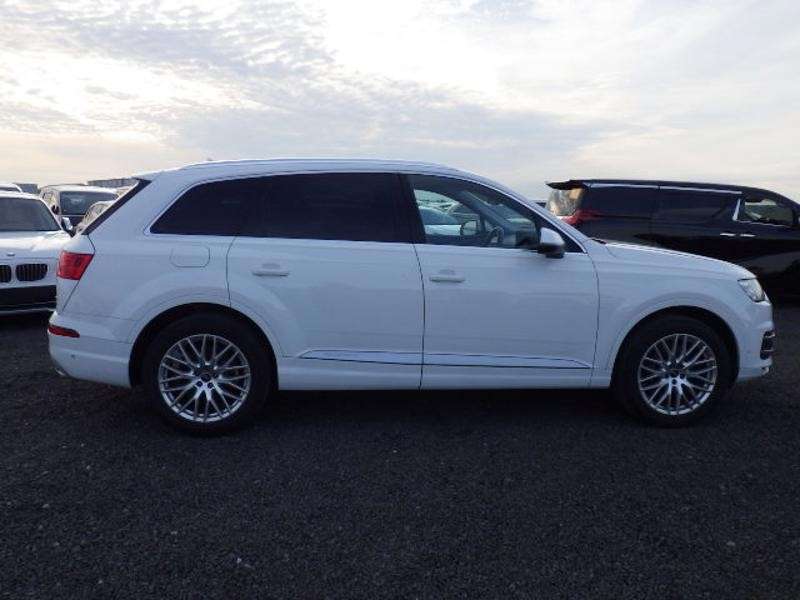 A 2016 AUDI Q7 2.0L TFSI-7 SEATER-ULEZ/CAZ PASS-FREE 12MONTHS GOLD WARRANTY & 12MONTHS AA BREAKDOWN COVER A 2016 AUDI Q7 2.0L TFSI-7 SEATER-ULEZ/CAZ PASS-FREE 12MONTHS GOLD WARRANTY & 12MONTHS AA BREAKDOWN COVER