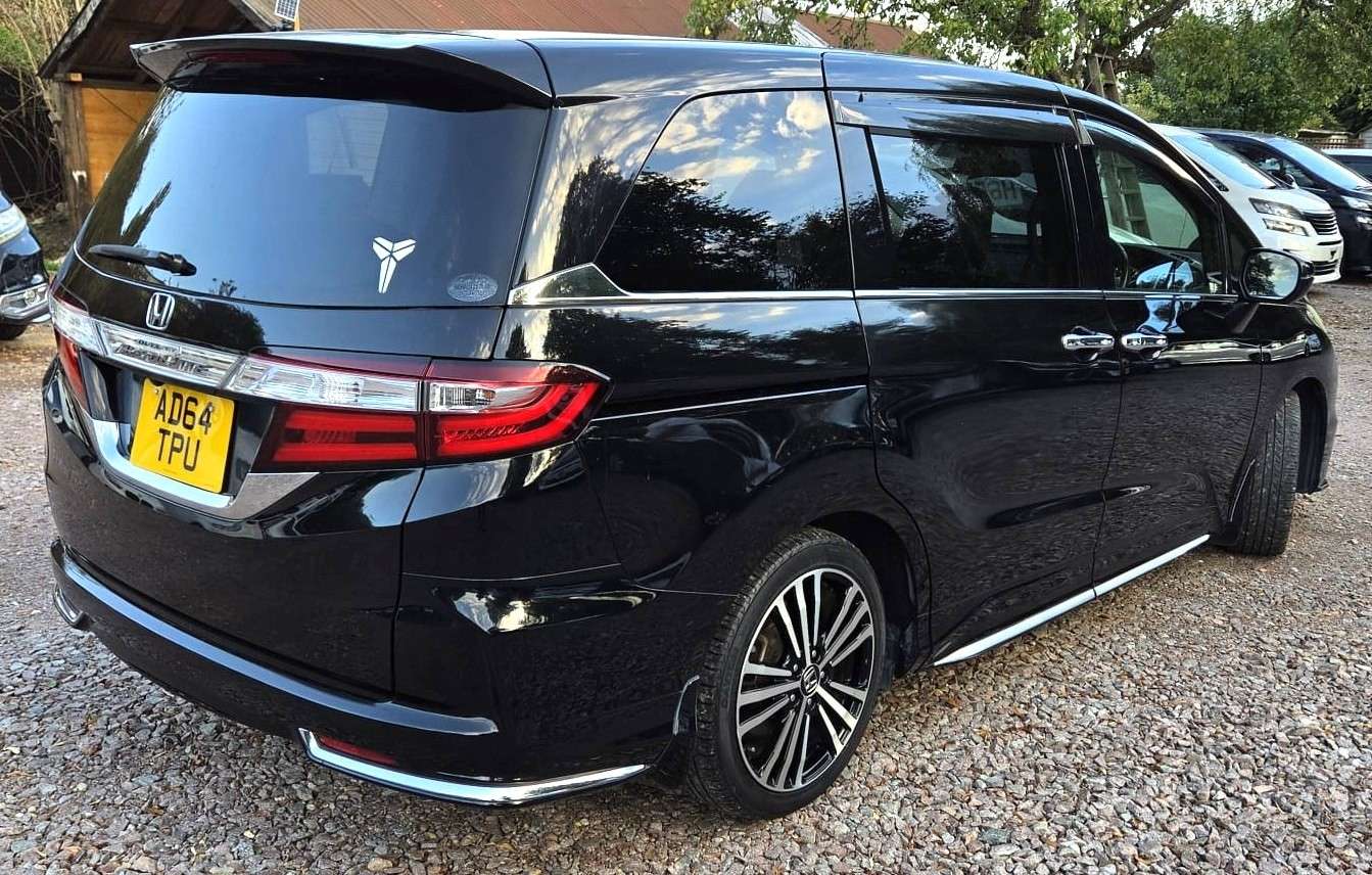 A 2014 HONDA ODYSSEY ABSOLUTE EDITION-2.4L PETROL-AUTOMATIC-7 SEATS FAMILY CAR-ULEZ/CAZ PASS-FREE 24MONTHS WARRANTY & 12MONTHS AA BREAKDOWN A 2014 HONDA ODYSSEY ABSOLUTE EDITION-2.4L PETROL-AUTOMATIC-7 SEATS FAMILY CAR-ULEZ/CAZ PASS-FREE 24MONTHS WARRANTY & 12MONTHS AA BREAKDOWN
