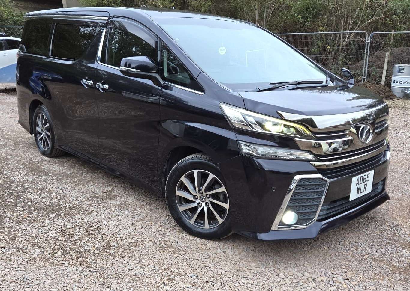 A 2015 TOYOTA VELLFIRE 2.5L PETROL-30 SERIES-ULEZ/CAZ PASS-FREE 40MONTHS GOLD WARRANTY & 12MONTHS AA BREAKDOWN COVER. A 2015 TOYOTA VELLFIRE 2.5L PETROL-30 SERIES-ULEZ/CAZ PASS-FREE 40MONTHS GOLD WARRANTY & 12MONTHS AA BREAKDOWN COVER.