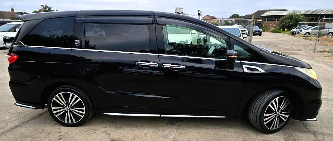 A 2015 HONDA ODYSSEY ABSOLUTE EDITION-2.4L PETROL-AUTOMAC-8 SEATER FAMILY CAR-ULEZ/CAZ PASS-FREE 18MONTHS WARRANTY & 12MONTHS AA BREAKDOWN A 2015 HONDA ODYSSEY ABSOLUTE EDITION-2.4L PETROL-AUTOMAC-8 SEATER FAMILY CAR-ULEZ/CAZ PASS-FREE 18MONTHS WARRANTY & 12MONTHS AA BREAKDOWN