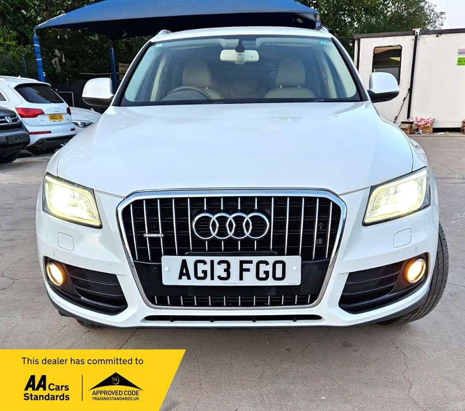 A 2013 AUDI Q5 2.0L TFSI QUATTRO-AUTOMATIC-ULEZ/CAZ PASS-FREE 18MONTHS GOLD WARRANTY & 12 MONTHS AA BREAKDOWN COVER A 2013 AUDI Q5 2.0L TFSI QUATTRO-AUTOMATIC-ULEZ/CAZ PASS-FREE 18MONTHS GOLD WARRANTY & 12 MONTHS AA BREAKDOWN COVER