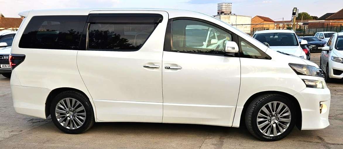 A 2014 TOYOTA VELLFIRE 3.5L-V6-GOLDEN EYES-UPGRADED CAR-ULEZ/CAZ PASS-FREE 42MONTHS GOLD WARRANTY & 12MONTHS AA BREAKDOWN COVER A 2014 TOYOTA VELLFIRE 3.5L-V6-GOLDEN EYES-UPGRADED CAR-ULEZ/CAZ PASS-FREE 42MONTHS GOLD WARRANTY & 12MONTHS AA BREAKDOWN COVER