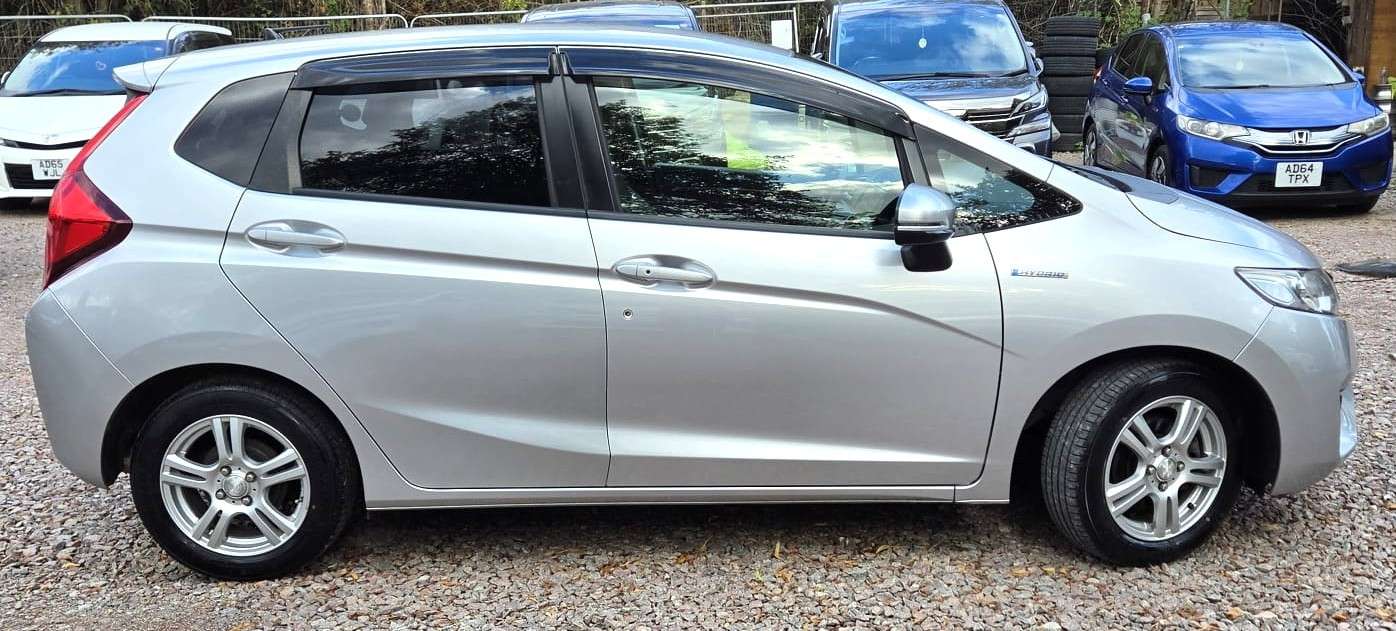 A 2016 HONDA FIT 1.5L HYBRID- ULEZ/CAZ PASS-HALF LEATHER SEATS- FREE 24MONTHS GOLD WARRANTY & 12MONTHS AA BREAKDOWN COVER A 2016 HONDA FIT 1.5L HYBRID- ULEZ/CAZ PASS-HALF LEATHER SEATS- FREE 24MONTHS GOLD WARRANTY & 12MONTHS AA BREAKDOWN COVER