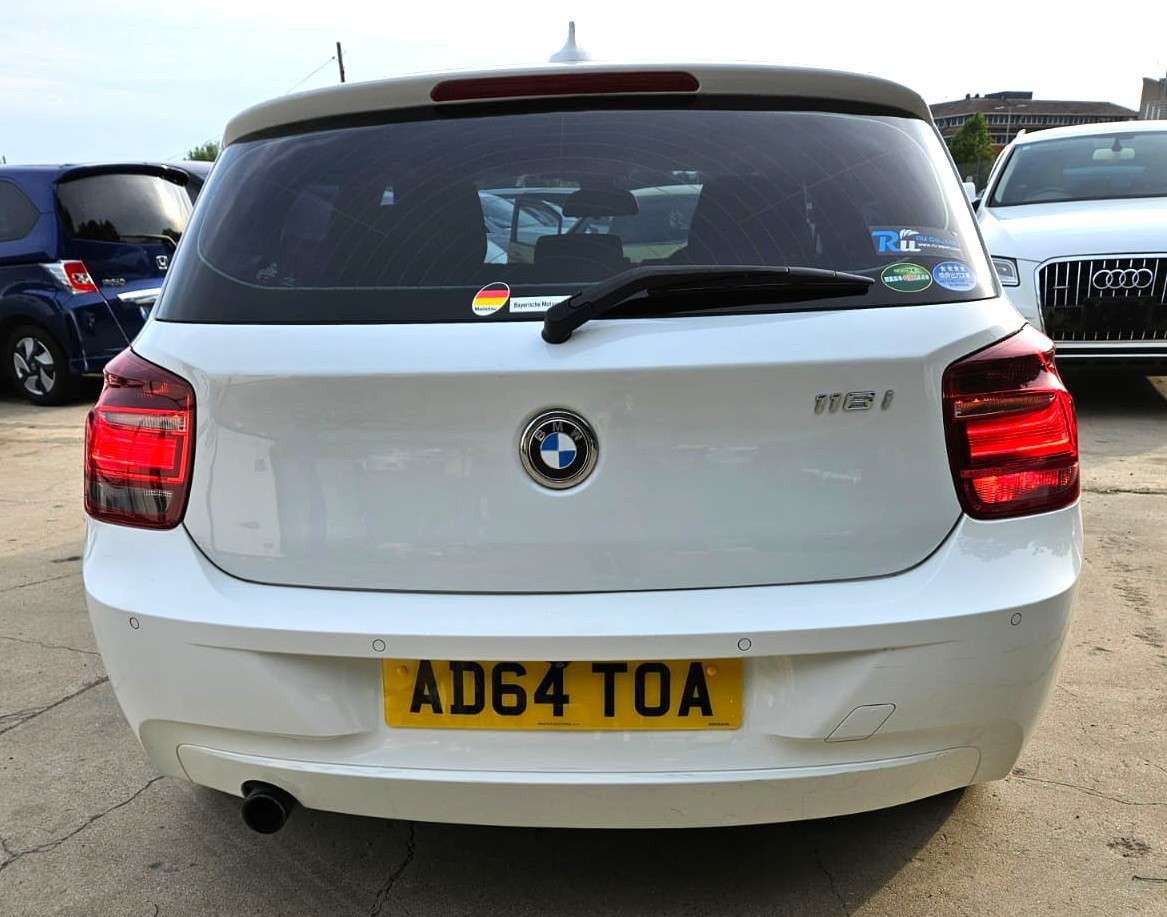 A 2015 BMW 1 SERIES 116i -1.6L PETROL-AUTOMATIC-ULEZ/CAZ PASS-FREE 18MONTHS GOLD WARRANTY & 12 MONTHS AA BREAKDOWN COVER A 2015 BMW 1 SERIES 116i -1.6L PETROL-AUTOMATIC-ULEZ/CAZ PASS-FREE 18MONTHS GOLD WARRANTY & 12 MONTHS AA BREAKDOWN COVER