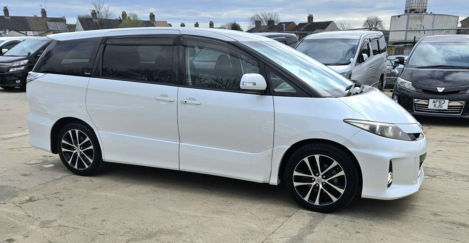 A 2013 TOYOTA ESTIMA 2.4L PETROL - 7 SEATER - ULEZ/CAZ PASS - FREE 18MONTHS GOLD WARRANTY & 12MONTHS BREAKDOWN. A 2013 TOYOTA ESTIMA 2.4L PETROL - 7 SEATER - ULEZ/CAZ PASS - FREE 18MONTHS GOLD WARRANTY & 12MONTHS BREAKDOWN.