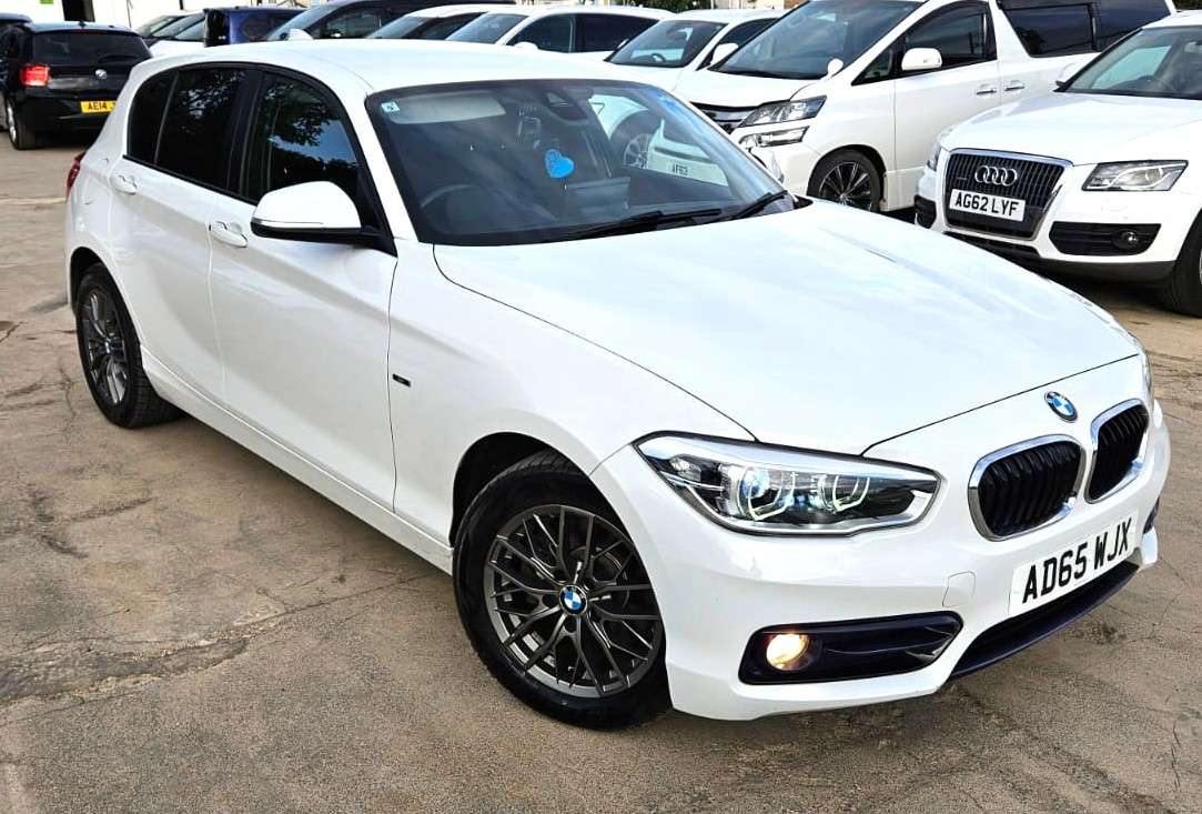 A 2015 BMW 1 SERIES 120i -1.6L PETROL-AUTOMATIC-ULEZ/CAZ PASS-FREE 18MONTHS GOLD WARRANTY & 12 MONTHS AA BREAKDOWN COVER A 2015 BMW 1 SERIES 120i -1.6L PETROL-AUTOMATIC-ULEZ/CAZ PASS-FREE 18MONTHS GOLD WARRANTY & 12 MONTHS AA BREAKDOWN COVER