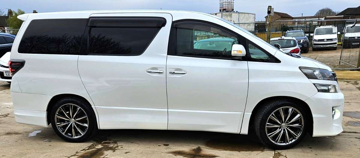 A 2013 TOYOTA VELLFIRE 2.4L PETROL- UPGRADED CAR -ULEZ/CAZ PASS-FREE 36MONTHS GOLD WARRANTY & 12 AA BREAKDOWN COVER A 2013 TOYOTA VELLFIRE 2.4L PETROL- UPGRADED CAR -ULEZ/CAZ PASS-FREE 36MONTHS GOLD WARRANTY & 12 AA BREAKDOWN COVER