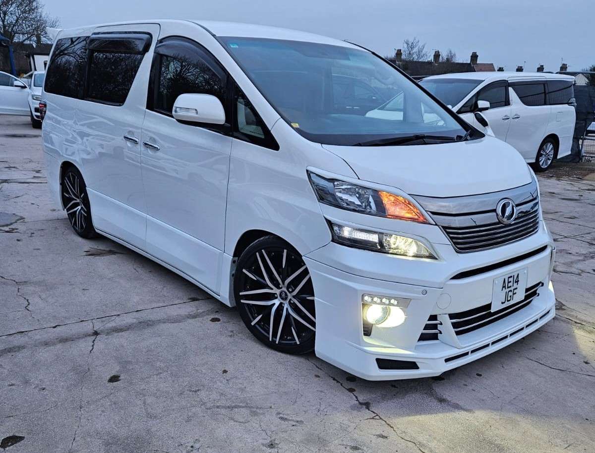 A 2014 TOYOTA VELLFIRE 3.5L -V6-BODYKIT-SPORTS SPOILER-ULEZ/CAZ PASS - FREE 36MONTHS GOLD WARRANTY & BREAKDOWN COVER INCLUDED A 2014 TOYOTA VELLFIRE 3.5L -V6-BODYKIT-SPORTS SPOILER-ULEZ/CAZ PASS - FREE 36MONTHS GOLD WARRANTY & BREAKDOWN COVER INCLUDED