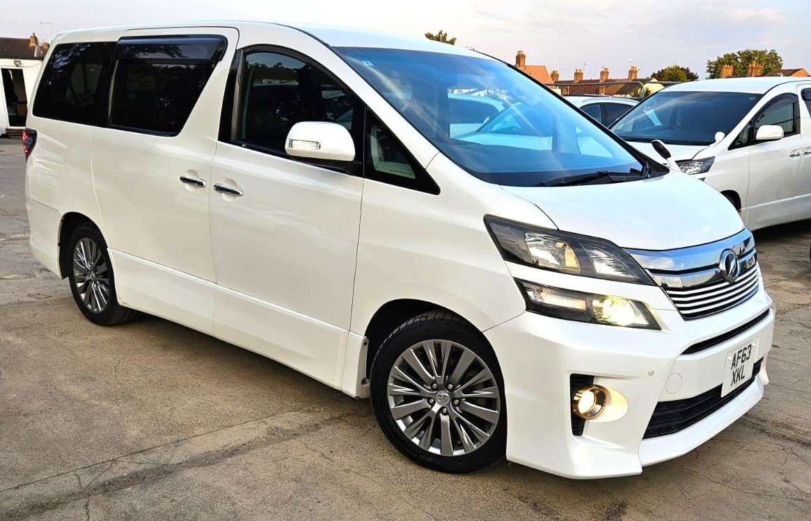 A 2014 TOYOTA VELLFIRE 3.5L-V6-GOLDEN EYES-UPGRADED CAR-ULEZ/CAZ PASS-FREE 42MONTHS GOLD WARRANTY & 12MONTHS AA BREAKDOWN COVER A 2014 TOYOTA VELLFIRE 3.5L-V6-GOLDEN EYES-UPGRADED CAR-ULEZ/CAZ PASS-FREE 42MONTHS GOLD WARRANTY & 12MONTHS AA BREAKDOWN COVER