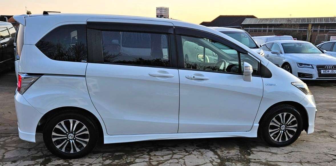 A 2015 HONDA FREED 1.5L HYBRID-AUTOMATIC-7 SEATS FAMILY CAR-ULEZ/CAZ PASS-FREE 24MONTHS WARRANTY & 12MONTHS AA BREAKDOWN A 2015 HONDA FREED 1.5L HYBRID-AUTOMATIC-7 SEATS FAMILY CAR-ULEZ/CAZ PASS-FREE 24MONTHS WARRANTY & 12MONTHS AA BREAKDOWN