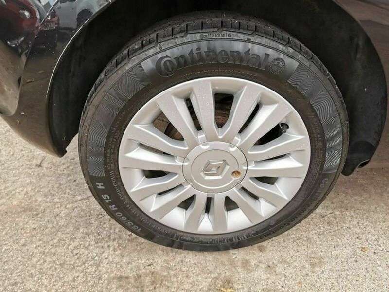 2010 RENAULT CLIO 2010 RENAULT CLIO