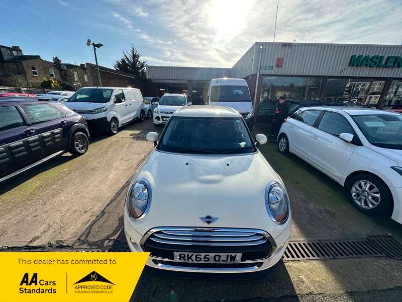 A 2015 MINI MINI ONE A 2015 MINI MINI ONE