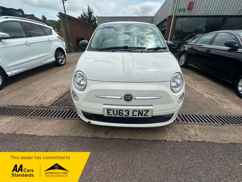 A 2013 FIAT 500 POP A 2013 FIAT 500 POP