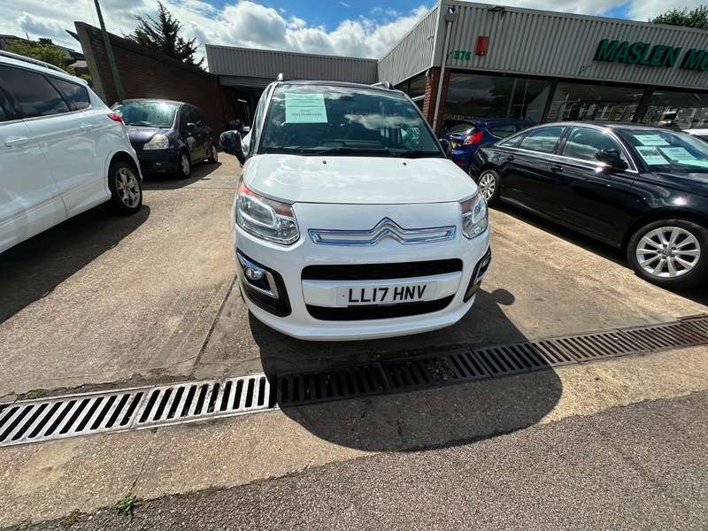 A 2017 CITROEN C3 PURETECH PLATINUM PICASSO A 2017 CITROEN C3 PURETECH PLATINUM PICASSO