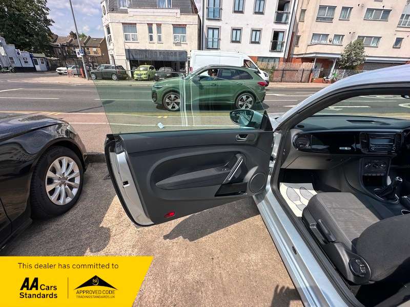 2013 VOLKSWAGEN BEETLE 2013 VOLKSWAGEN BEETLE