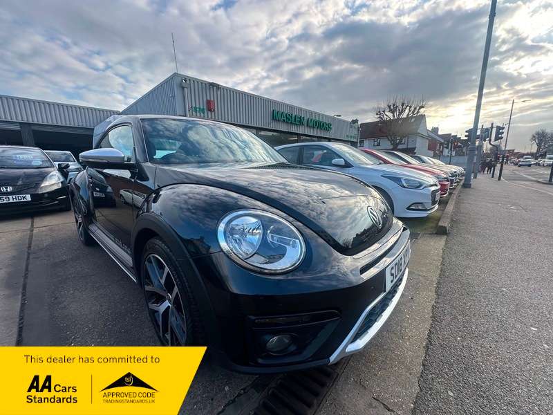 A 2018 VOLKSWAGEN BEETLE DUNE TSI BLUEMOTION TECHNOLOGY A 2018 VOLKSWAGEN BEETLE DUNE TSI BLUEMOTION TECHNOLOGY