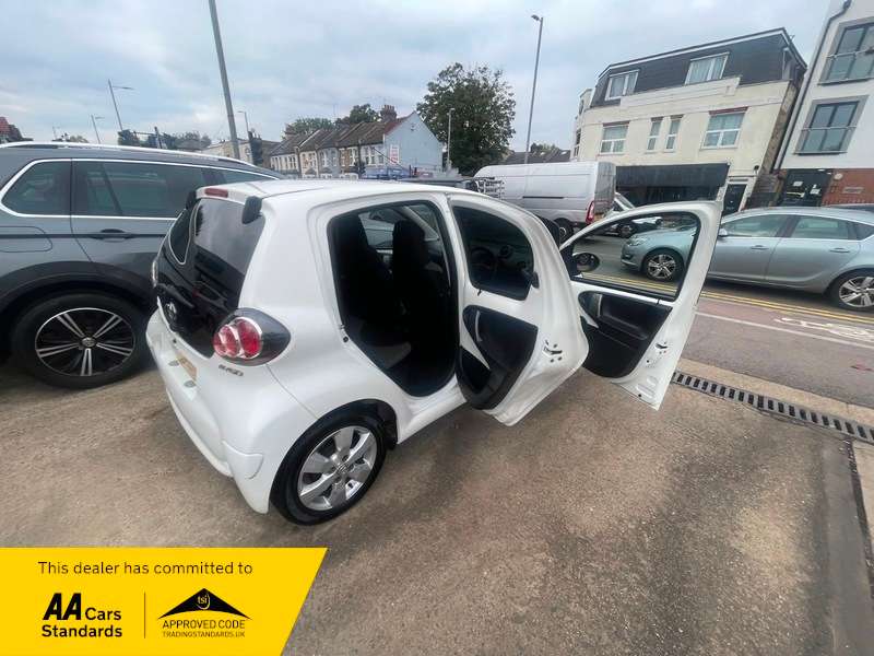 2013 TOYOTA AYGO 2013 TOYOTA AYGO